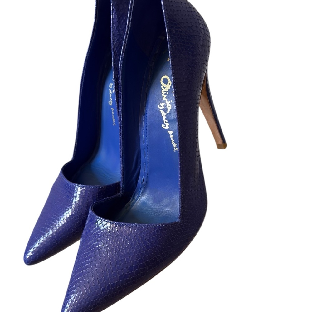 Alice + Olivia Blue Makayla Snakeskin D’Orsay Pumps Size 9 Pointed Toe Pumps